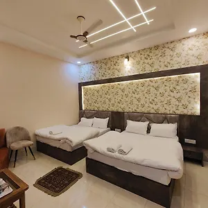 Mangal Murti Hotel Varanasi